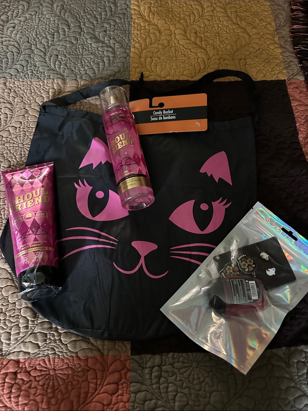 Cat bag with Bath and Body and earrings